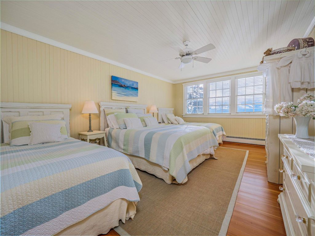 SECHELT WATERFRONT Nickel Bros Residential