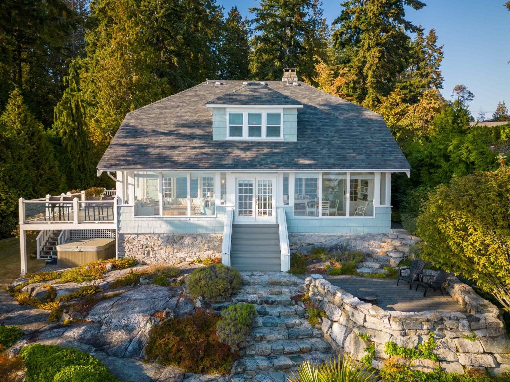 01235893 Sechelt Waterfront Front Nickel Bros Residential