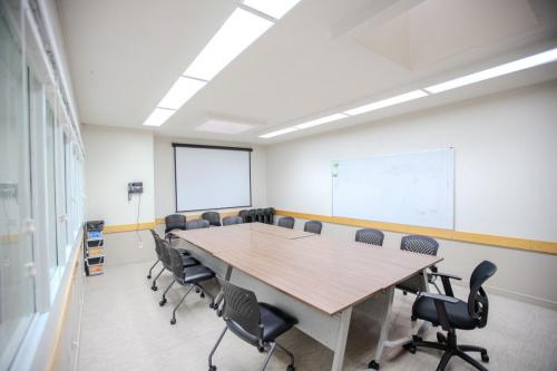 24.ConferenceRoom_2
