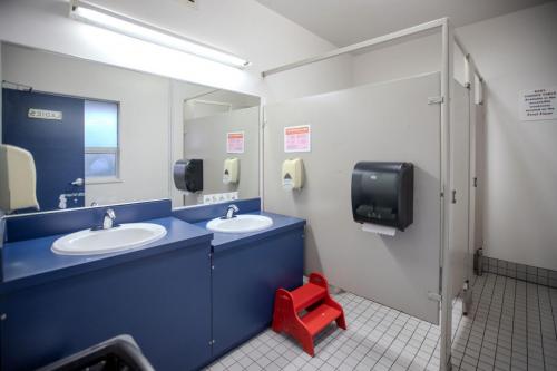 25.Washroom_Ladies